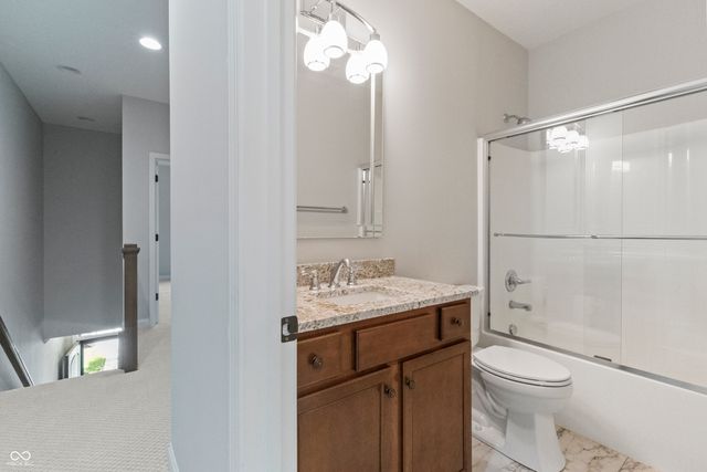 6691 Beekman Place B, Zionsville, IN 46077