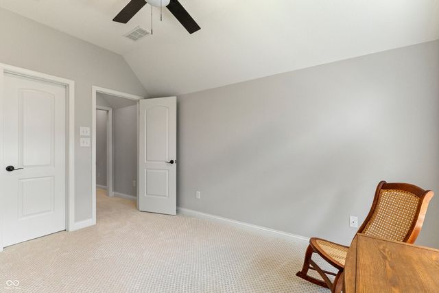 6691 Beekman Place B, Zionsville, IN 46077