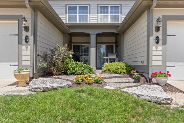 6691 Beekman Place B, Zionsville, IN 46077