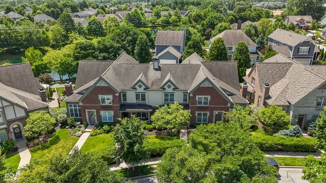 6691 Beekman Place B, Zionsville, IN 46077