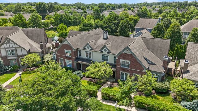 6691 Beekman Place B, Zionsville, IN 46077