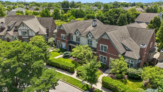 6691 Beekman Place B, Zionsville, IN 46077