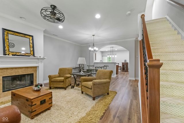 6691 Beekman Place B, Zionsville, IN 46077