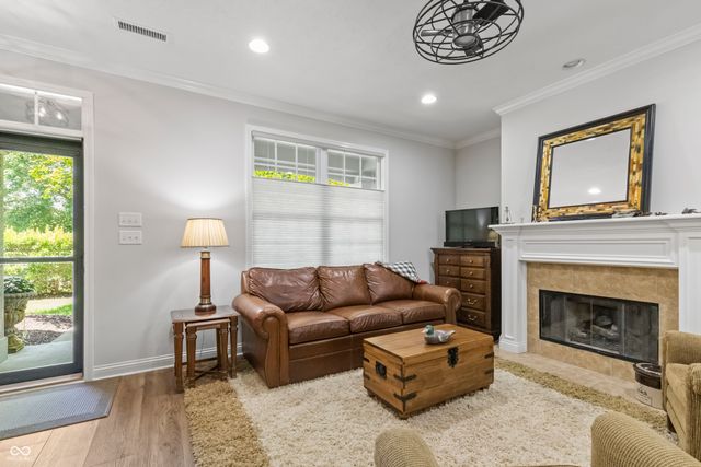 6691 Beekman Place B, Zionsville, IN 46077