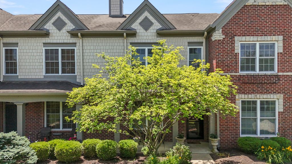 6691 Beekman Place B, Zionsville, IN 46077