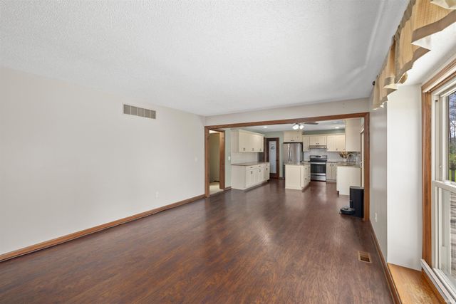 3922 Scarborough Drive, New Haven, IN 46774