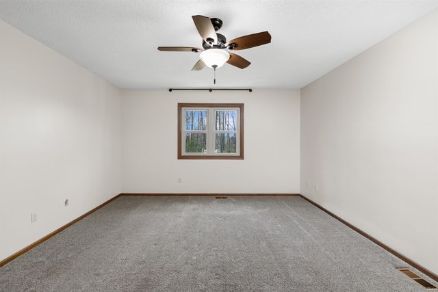 3922 Scarborough Drive, New Haven, IN 46774