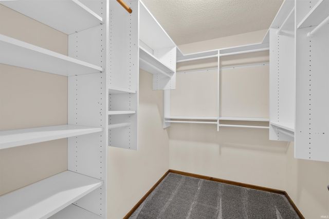 3922 Scarborough Drive, New Haven, IN 46774