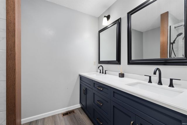 3922 Scarborough Drive, New Haven, IN 46774