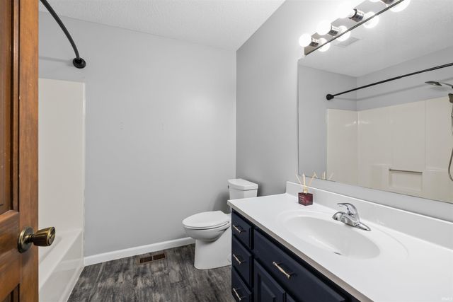 3922 Scarborough Drive, New Haven, IN 46774