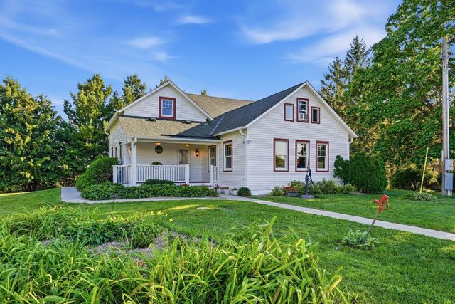 6975 Quartz Avenue, Mayer, MN 55360