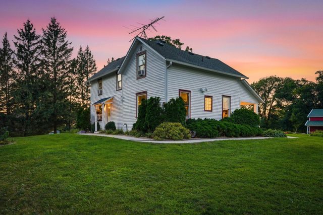 6975 Quartz Avenue, Mayer, MN 55360