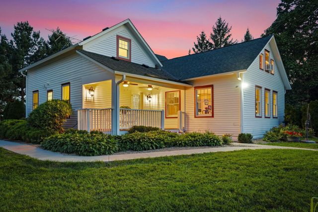 6975 Quartz Avenue, Mayer, MN 55360
