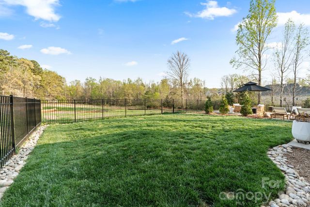 13940 Roosevelt Grove Drive, Huntersville, NC 28078