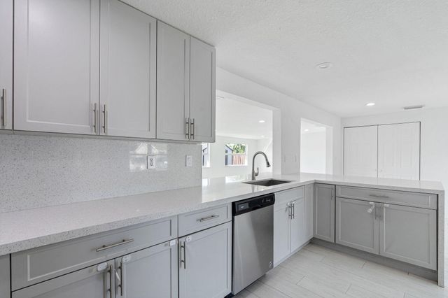 1104 Grandview Circle, Royal Palm Beach, FL 33411