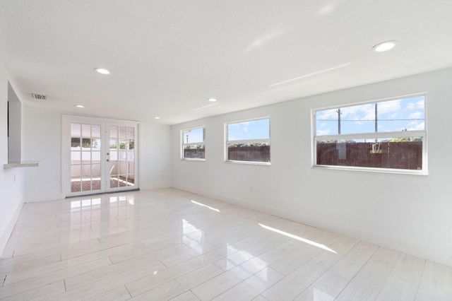 1104 Grandview Circle, Royal Palm Beach, FL 33411