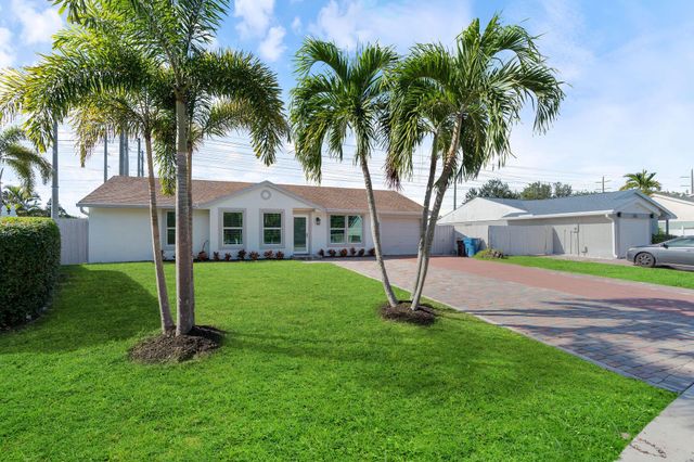 1104 Grandview Circle, Royal Palm Beach, FL 33411