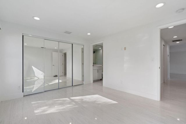 1104 Grandview Circle, Royal Palm Beach, FL 33411