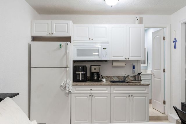 1104 Grandview Circle, Royal Palm Beach, FL 33411