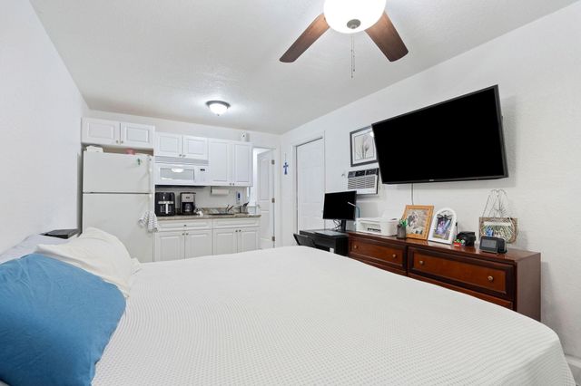 1104 Grandview Circle, Royal Palm Beach, FL 33411