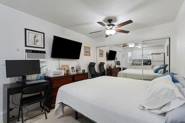 1104 Grandview Circle, Royal Palm Beach, FL 33411