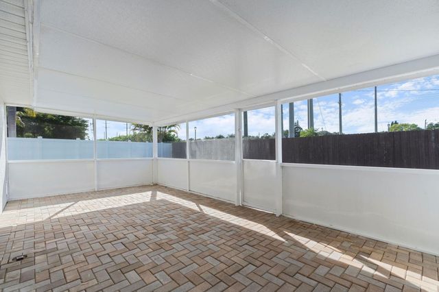 1104 Grandview Circle, Royal Palm Beach, FL 33411