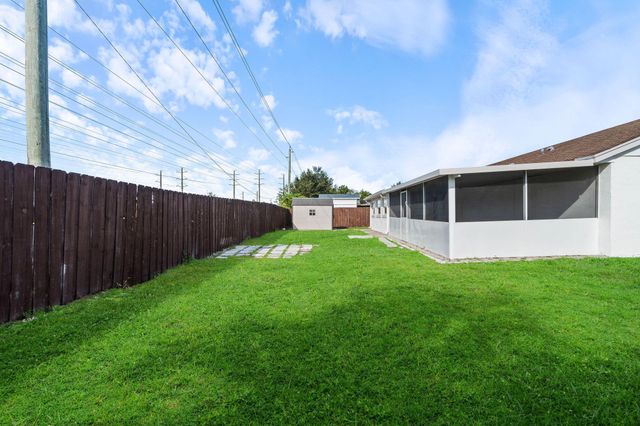 1104 Grandview Circle, Royal Palm Beach, FL 33411