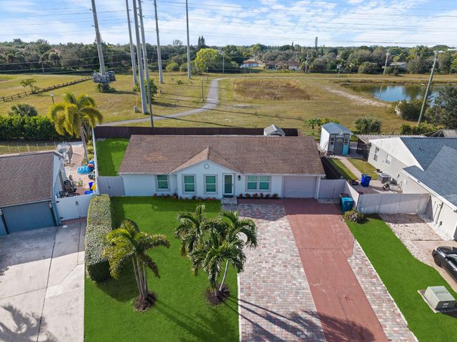1104 Grandview Circle, Royal Palm Beach, FL 33411