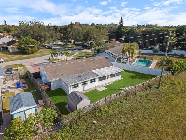 1104 Grandview Circle, Royal Palm Beach, FL 33411