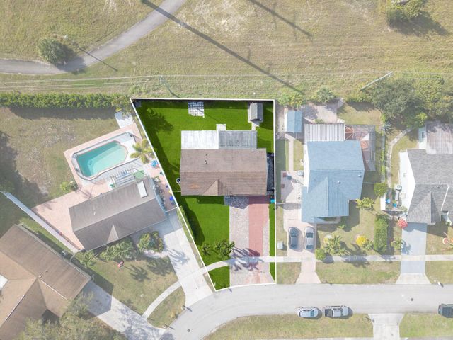 1104 Grandview Circle, Royal Palm Beach, FL 33411