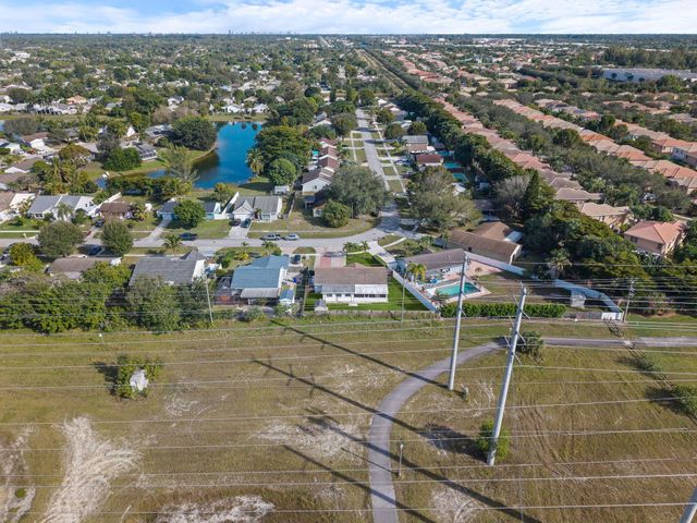 1104 Grandview Circle, Royal Palm Beach, FL 33411