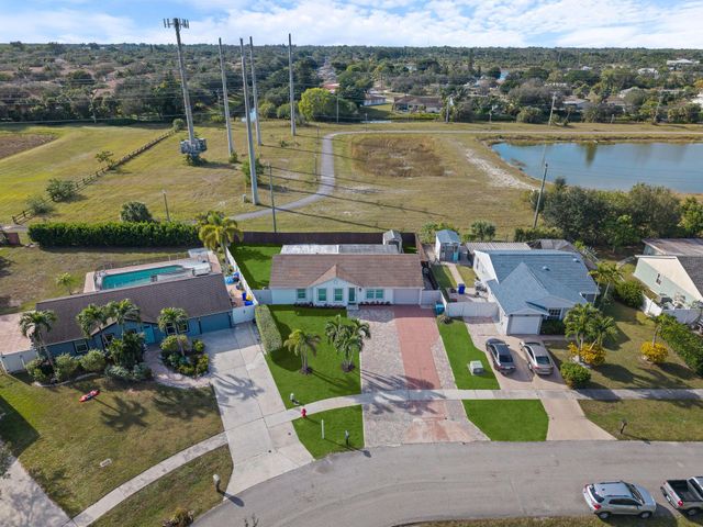 1104 Grandview Circle, Royal Palm Beach, FL 33411