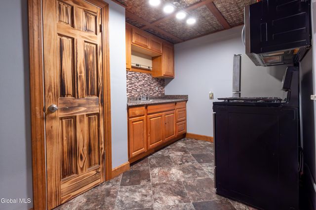 99 Woodlawn Avenue A, Saratoga Springs, Inside, NY 12866