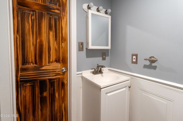 99 Woodlawn Avenue A, Saratoga Springs, Inside, NY 12866