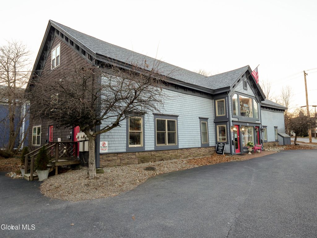 99 Woodlawn Avenue A, Saratoga Springs, Inside, NY 12866