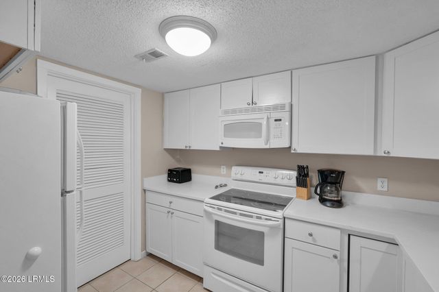 10 Lighthouse Rd Apt 430, Hilton Head Island, SC 29928