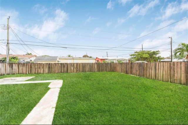 4221 NW 169th Ter, Miami Gardens, FL 33055