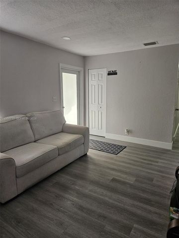 4221 NW 169th Ter, Miami Gardens, FL 33055