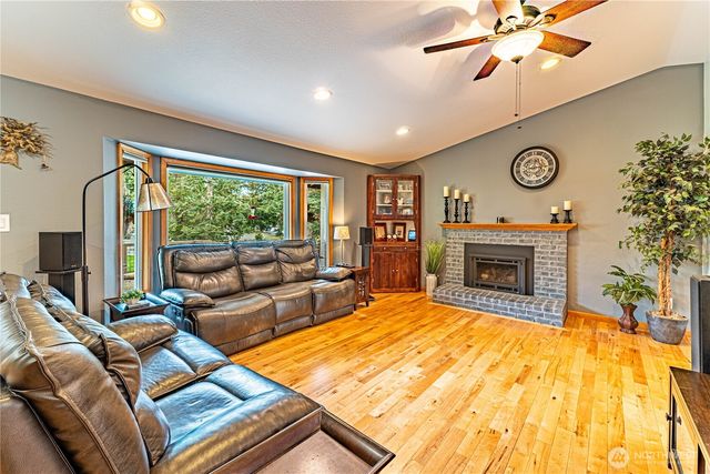 13634 439th Avenue SE, North Bend, WA 98045