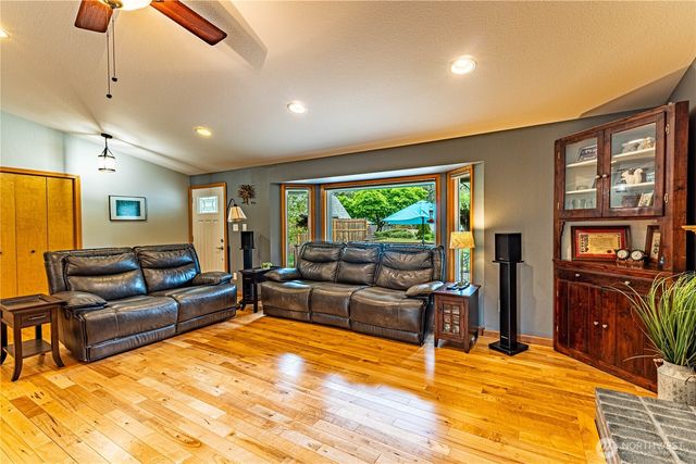 13634 439th Avenue SE, North Bend, WA 98045