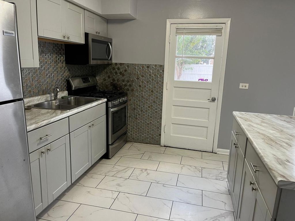 952 N Virginia Lane, Elmhurst, IL 60126 — photo 4