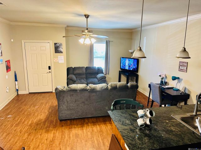 9026 Pecan Dr, Baton Rouge, LA 70801