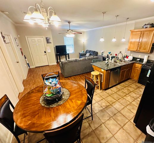 9026 Pecan Dr, Baton Rouge, LA 70801