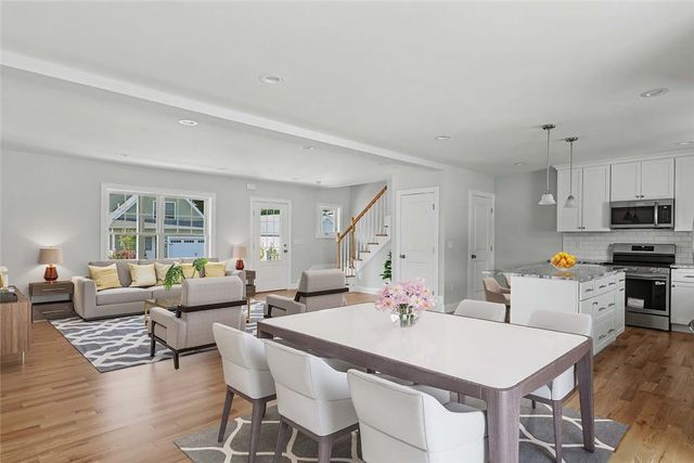 42 Vespia Lane, South Kingstown, RI 02879