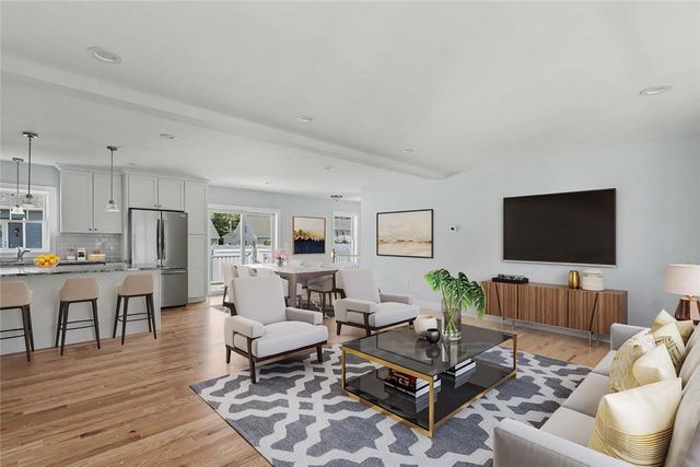 42 Vespia Lane, South Kingstown, RI 02879