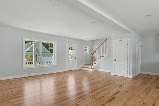 42 Vespia Lane, South Kingstown, RI 02879
