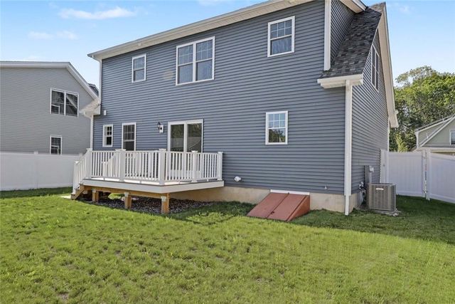 42 Vespia Lane, South Kingstown, RI 02879