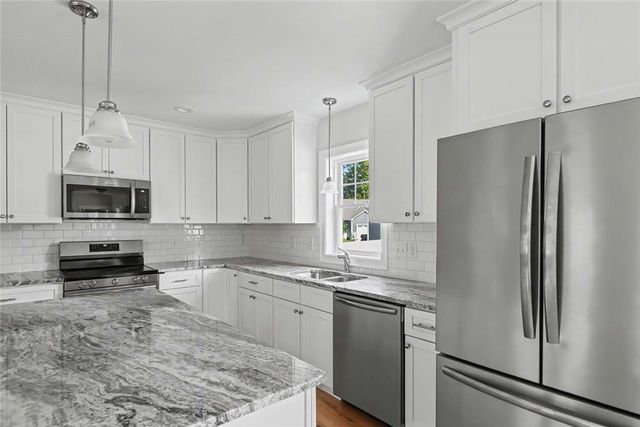 42 Vespia Lane, South Kingstown, RI 02879