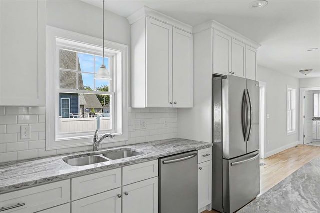 42 Vespia Lane, South Kingstown, RI 02879
