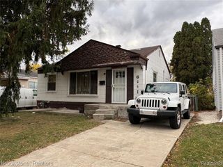 6251 Stahelin Avenue, Detroit, MI 48228